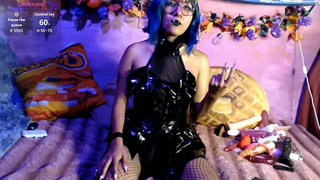 Snapshot of Sharkyu1 chatting on October 2025 04:24:02 AM Sharkyu1 online show from October 2025 04:24:02 AM