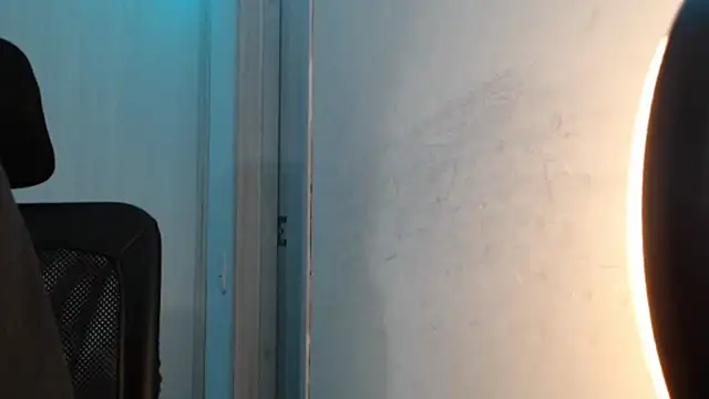 Juanmres online show from October 2025 09:48:02 PM