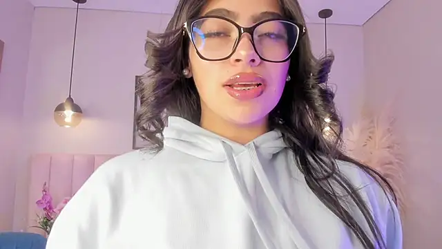 Zoe Banks  online show from September 2025 12:48:01 PM