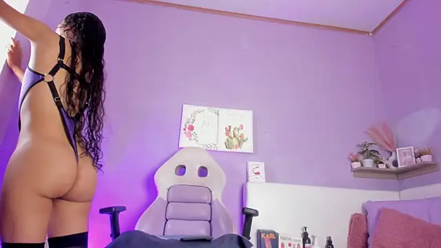 Rossi Mariana online show from October 2025 12:27:02 PM