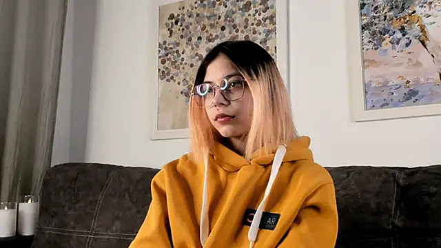 Snapshot of DarelleFare chatting on January 2025 11:11:02 AM DarelleFare online show from January 2025 11:11:02 AM