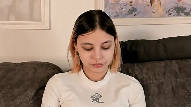 Snapshot of DarelleFare chatting on February 2025 11:10:02 AM DarelleFare online show from February 2025 11:10:02 AM