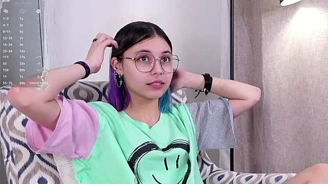 Snapshot of DarelleFare chatting on March 2025 11:44:02 AM DarelleFare online show from March 2025 11:44:02 AM