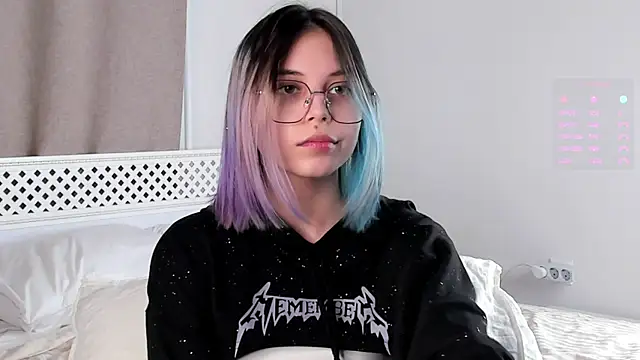 Snapshot of DarelleFare chatting on March 2025 11:05:02 AM DarelleFare online show from March 2025 11:05:02 AM