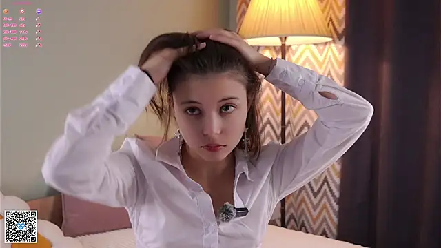 Snapshot of DarelleFare chatting on October 2025 11:19:01 AM DarelleFare online show from October 2025 11:19:01 AM