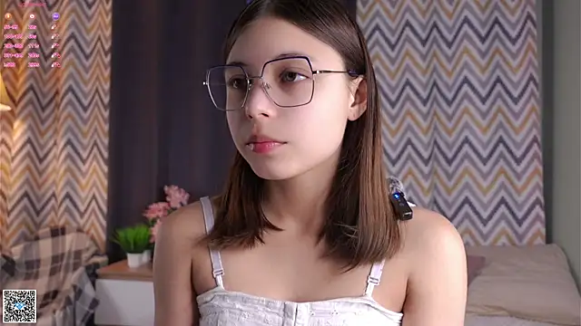 Snapshot of DarelleFare chatting on October 2025 11:19:01 AM DarelleFare online show from October 2025 11:19:01 AM