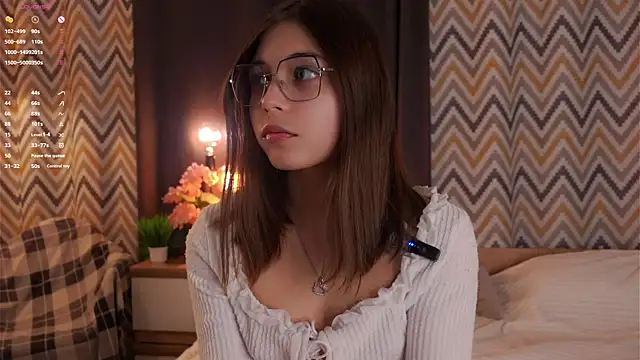 Snapshot of DarelleFare chatting on November 2025 11:10:01 AM DarelleFare online show from November 2025 11:10:01 AM