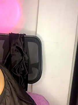 Snapshot of Miss_karol chatting on October 2025 06:19:02 PM Miss karol online show from October 2025 06:19:02 PM