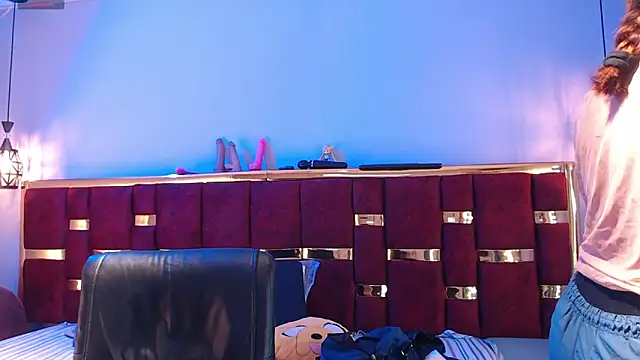 emily fox 3 online show from October 2025 11:44:02 AM