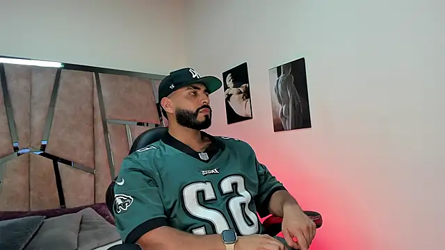 LeandroRusso online show from February 2025 07:52:02 PM