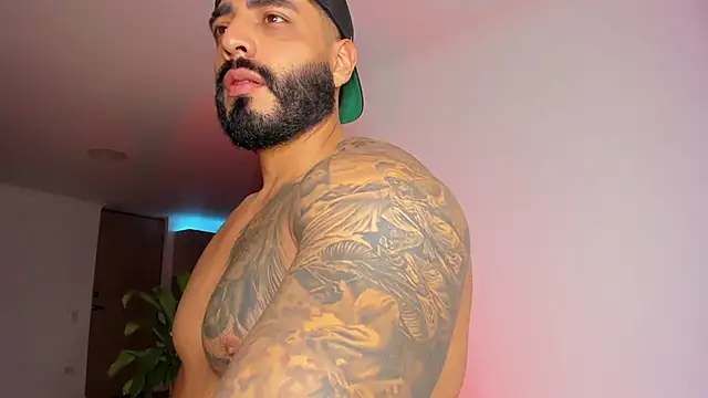 LeandroRusso online show from March 2025 02:25:02 AM