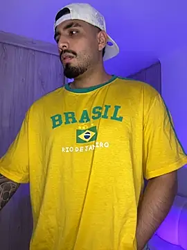 LeandroRusso online show from September 2025 02:44:01 AM