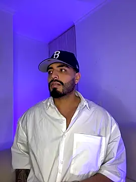 LeandroRusso online show from September 2025 04:14:02 AM