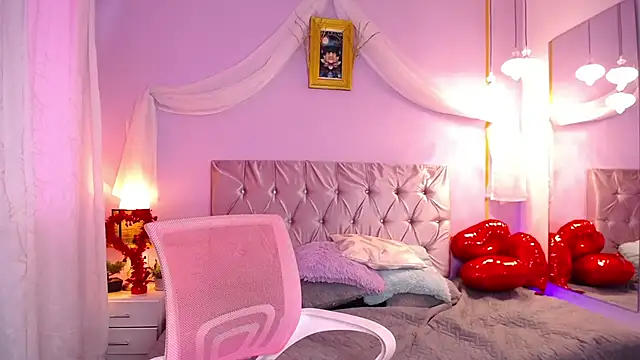 Snapshot of LeilaRasi chatting on February 2025 11:53:01 AM LeilaRasi online show from February 2025 11:53:01 AM