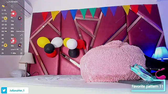 Snapshot of JulianaaHerrera chatting on October 2025 11:19:01 AM JulianaaHerrera online show from October 2025 11:19:01 AM