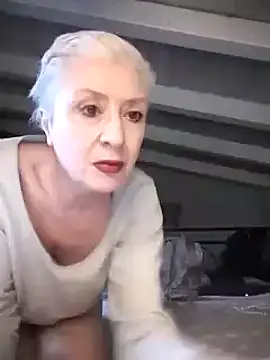 Snapshot of divinaerotica chatting on February 2025 04:19:02 PM divinaerotica online show from February 2025 04:19:02 PM