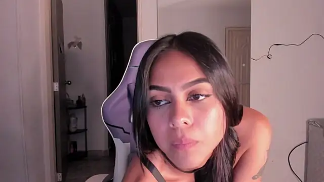 Snapshot of Tatiana250 chatting on October 2025 12:13:01 AM Tatiana250 online show from October 2025 12:13:01 AM