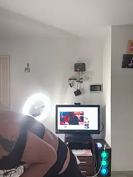 Snapshot of Tatiana250 chatting on November 2025 11:26:02 PM Tatiana250 online show from November 2025 11:26:02 PM