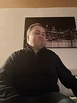 Snapshot of Pourleplasirs chatting on February 2025 10:44:02 PM Pourleplasirs online show from February 2025 10:44:02 PM