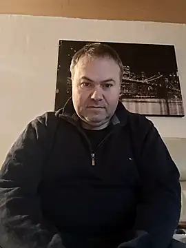 Snapshot of Pourleplasirs chatting on February 2025 10:39:01 PM Pourleplasirs online show from February 2025 10:39:01 PM