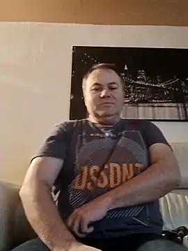 Snapshot of Pourleplasirs chatting on February 2025 10:25:01 PM Pourleplasirs online show from February 2025 10:25:01 PM