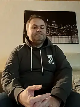 Snapshot of Pourleplasirs chatting on February 2025 09:42:02 PM Pourleplasirs online show from February 2025 09:42:02 PM