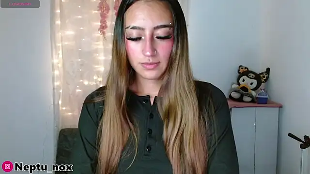 Snapshot of neptu_noxx chatting on February 2025 02:44:02 AM neptu noxx online show from February 2025 02:44:02 AM