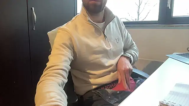 Snapshot of bullyboyy chatting on January 2025 02:42:01 PM bullyboyy online show from January 2025 02:42:01 PM