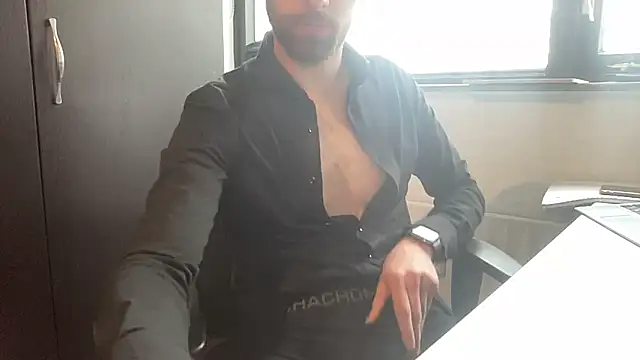 Snapshot of bullyboyy chatting on February 2025 01:21:01 PM bullyboyy online show from February 2025 01:21:01 PM