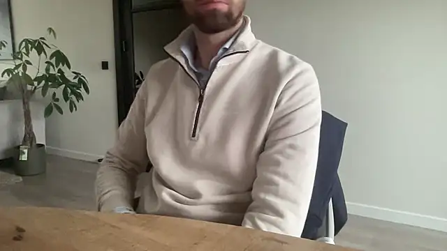 Snapshot of bullyboyy chatting on October 2025 03:01:02 PM bullyboyy online show from October 2025 03:01:02 PM