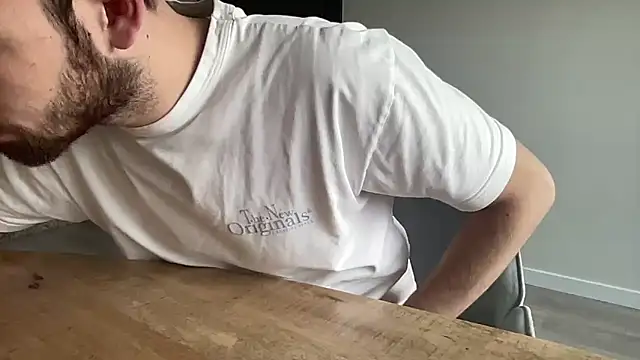 Snapshot of bullyboyy chatting on October 2025 11:33:01 AM bullyboyy online show from October 2025 11:33:01 AM