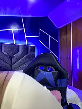 Snapshot of Melody_rousse_ chatting on October 2025 07:02:01 PM Melody rousse online show from October 2025 07:02:01 PM