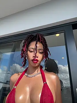 Snapshot of ZinaFreak chatting on November 2025 01:33:02 PM ZinaFreak online show from November 2025 01:33:02 PM