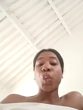 Snapshot of Zaira_Rose_ chatting on October 2025 03:12:01 PM Zaira Rose online show from October 2025 03:12:01 PM