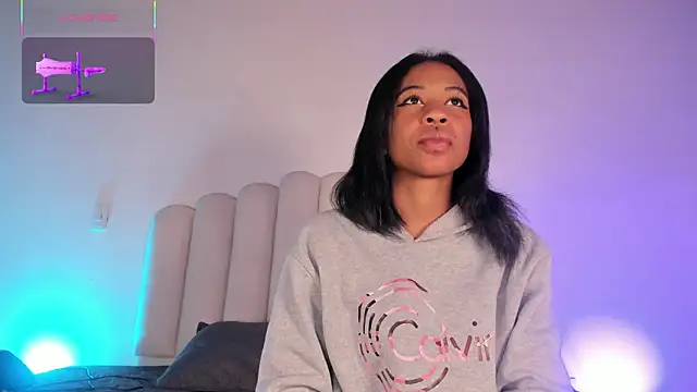 Snapshot of Zaira_Rose_ chatting on November 2025 01:00:02 PM Zaira Rose online show from November 2025 01:00:02 PM