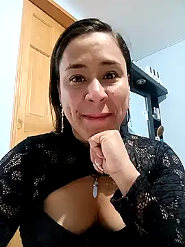 kamila lovee online show from October 2025 07:58:01 PM