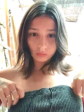 Maiden-Hot online show from November 2025 01:02:01 PM