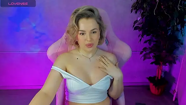 Snapshot of Nikki_Kai chatting on March 2025 07:15:01 AM Nikki Kai online show from March 2025 07:15:01 AM