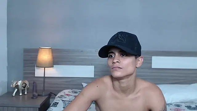 Liiamthompson online show from October 2025 03:31:02 PM