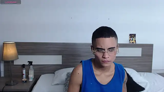 Liiamthompson online show from October 2025 07:15:02 PM