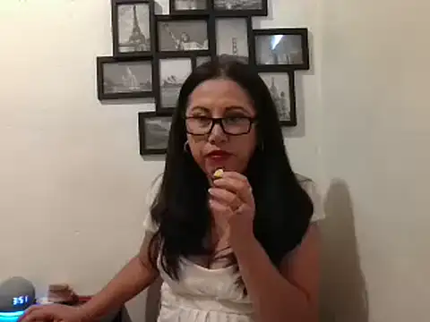 MirandaLatinaLovely online show from February 2025 09:53:02 PM