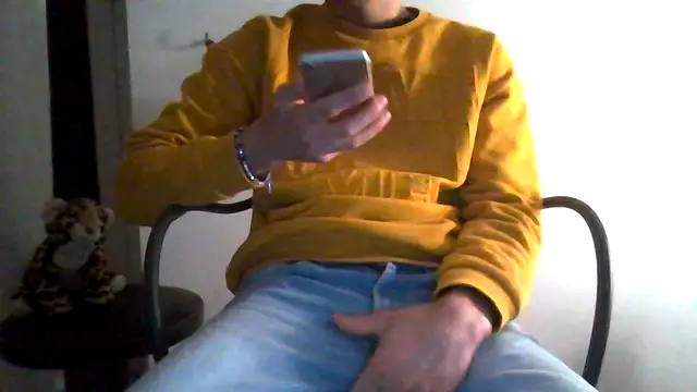 Snapshot of tommyboyteen chatting on February 2025 07:35:02 PM tommyboyteen online show from February 2025 07:35:02 PM