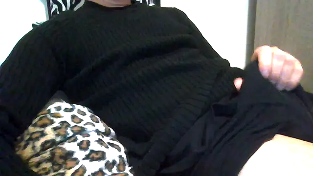 Snapshot of tommyboyteen chatting on February 2025 04:58:02 PM tommyboyteen online show from February 2025 04:58:02 PM