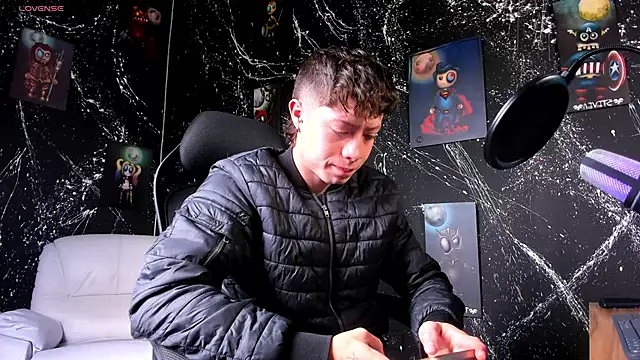 Snapshot of marcuscollins1_ chatting on February 2025 02:15:02 PM marcuscollins1 online show from February 2025 02:15:02 PM