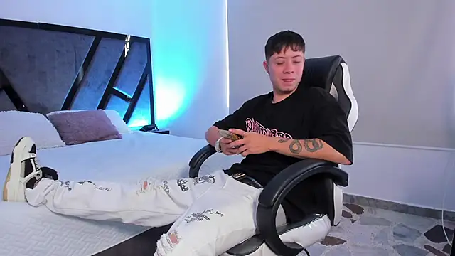 Snapshot of marcuscollins1_ chatting on October 2025 02:59:01 PM marcuscollins1 online show from October 2025 02:59:01 PM