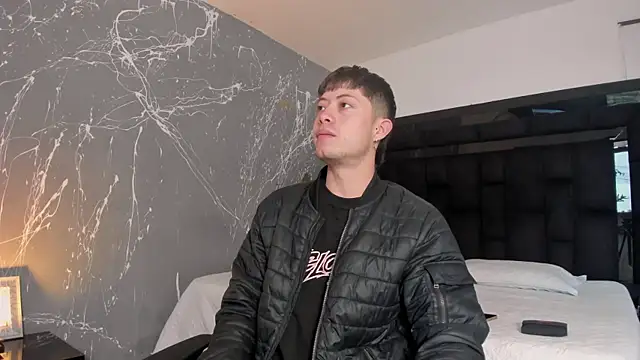 Snapshot of marcuscollins1_ chatting on October 2025 12:39:02 PM marcuscollins1 online show from October 2025 12:39:02 PM