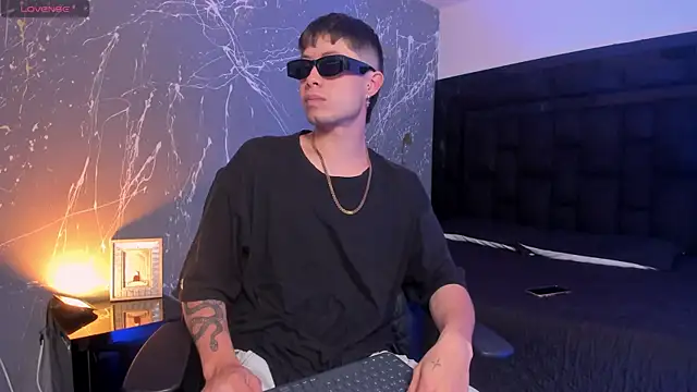 Snapshot of marcuscollins1_ chatting on October 2025 01:04:02 PM marcuscollins1 online show from October 2025 01:04:02 PM