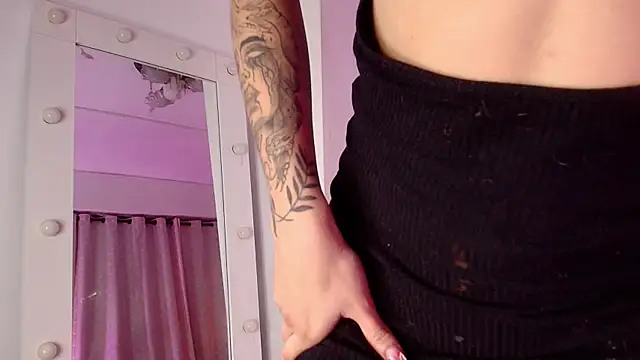 sara lopee1 online show from October 2025 11:54:02 AM