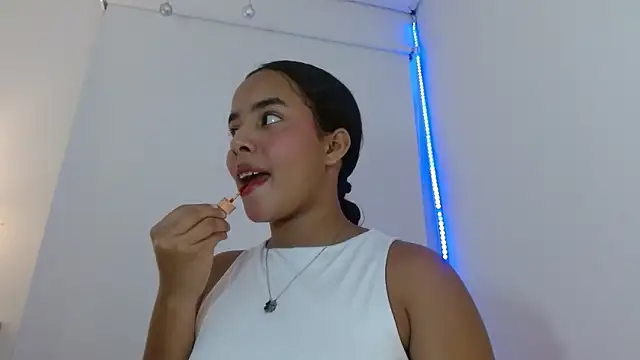 Snapshot of Roxy_Stonee chatting on September 2025 08:12:02 PM Roxy Stonee online show from September 2025 08:12:02 PM