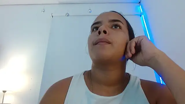 Snapshot of Roxy_Stonee chatting on September 2025 07:19:02 PM Roxy Stonee online show from September 2025 07:19:02 PM